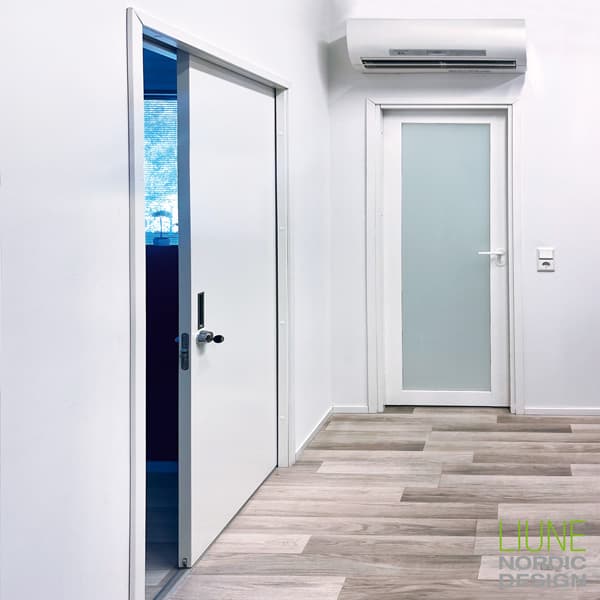 KARE | WHITE INTERIOR DOOR WITH GLASS