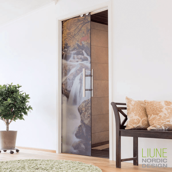 My Liune | D14 På glasdörr